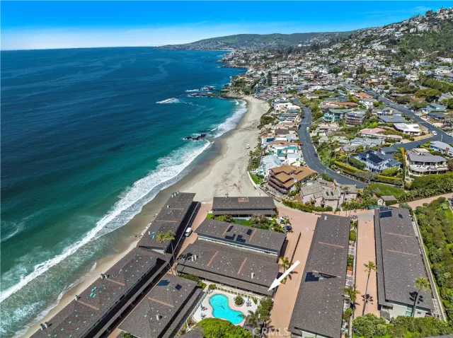 MLS: LG23074453 Condo For Sale