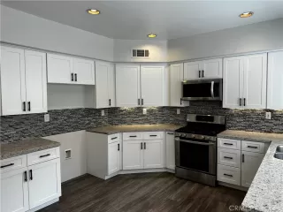 Photo #3: LG23077442 Listing 