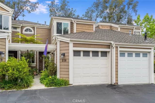 MLS: LG23077632 Condo For Sale