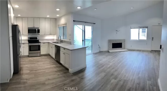 MLS: LG23079751 Condo For Sale