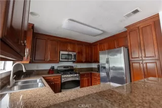 Photo #3: LG23084258 Listing