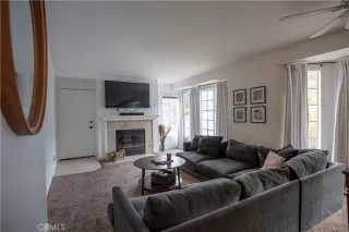 Photo #6: LG23084258 Listing