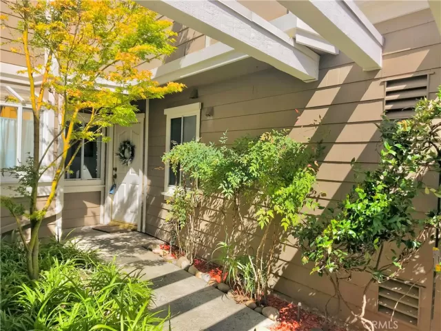 MLS: LG23085050 Condo For Sale