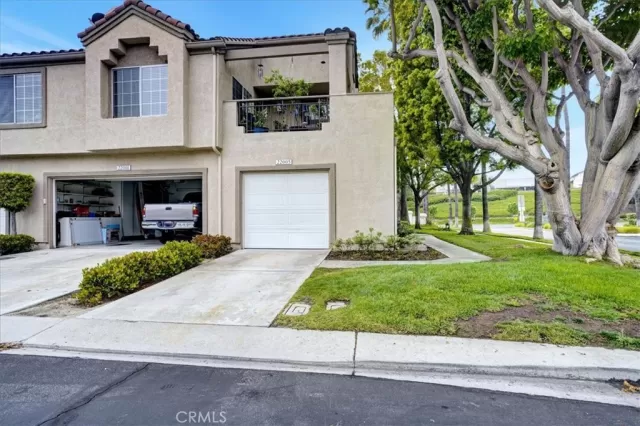 MLS: LG23086916 Condo For Sale