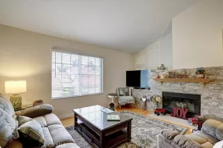 Photo #3: LG23086916 Listing