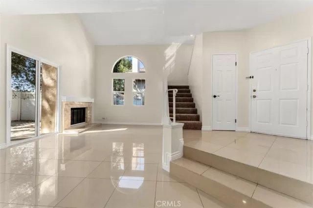 MLS: LG23095359 Condo For Sale