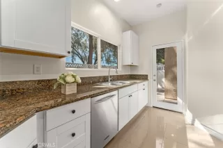 Photo #1: LG23095359 Listing