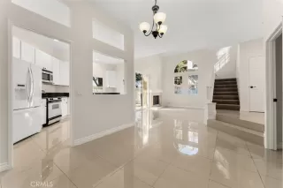 Photo #2: LG23095359 Listing