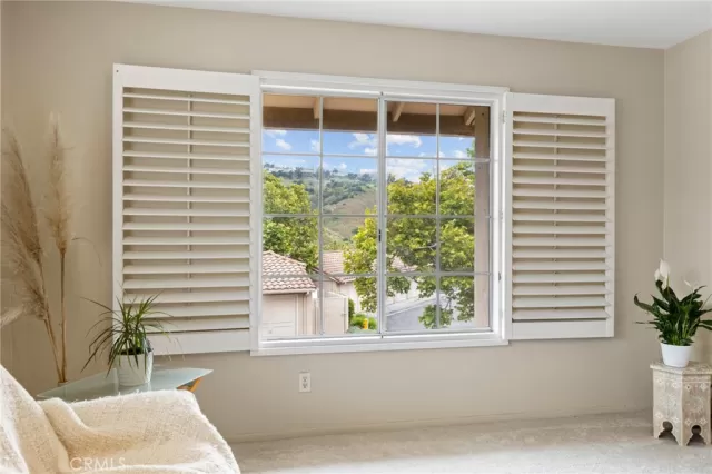 MLS: LG23107860 Condo For Sale