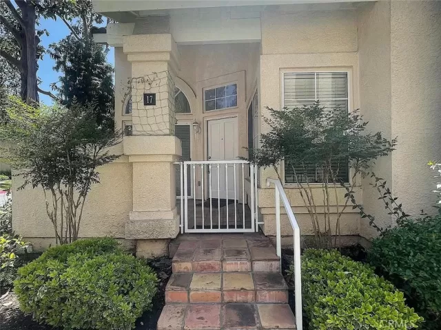 MLS: LG23110514 Condo For Sale