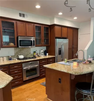 Photo #1: LG23111028 Listing