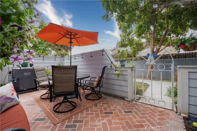 MLS: LG23111786 Condo For Sale