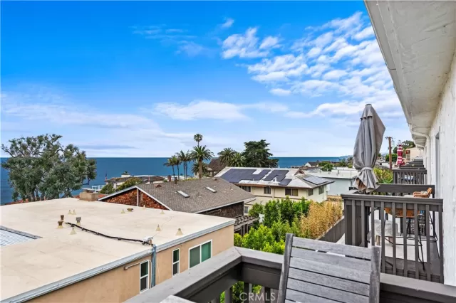 MLS: LG23117915 Condo For Sale