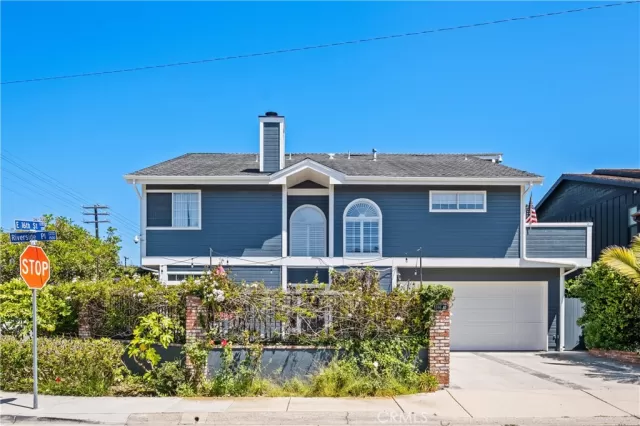 MLS: LG23123436 Condo For Sale