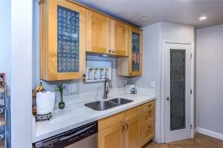 Photo #2: LG23132672 Listing 