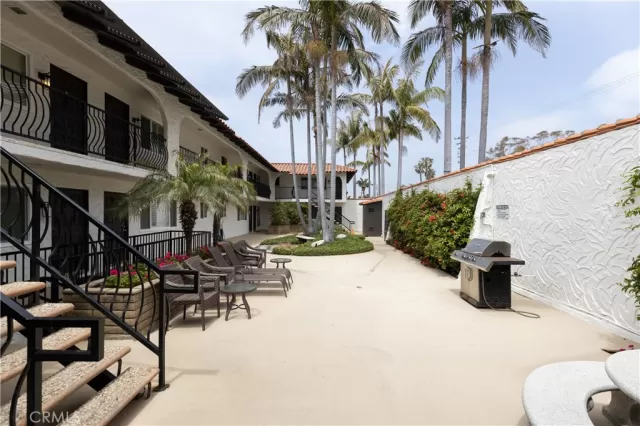 MLS: LG23133365 Condo For Sale