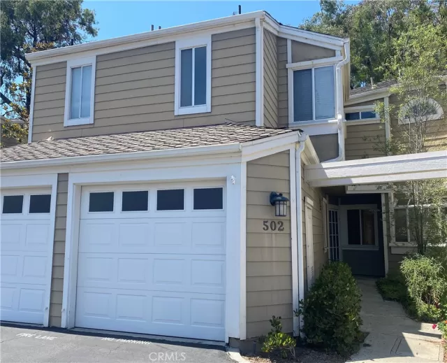 MLS: LG23135526 Condo For Sale