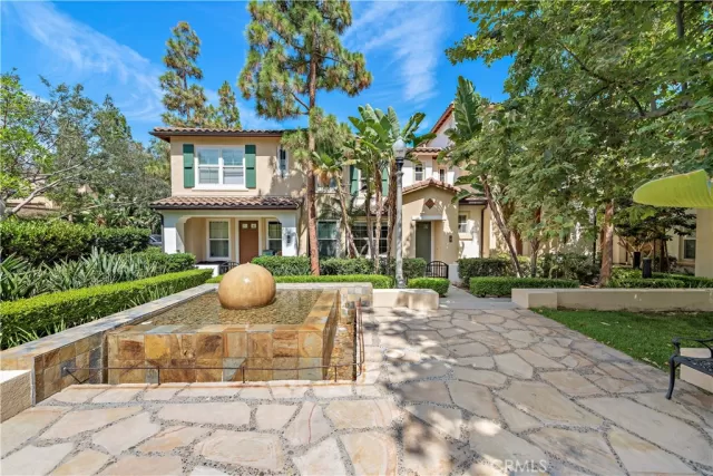 MLS: LG23135727 Condo For Sale