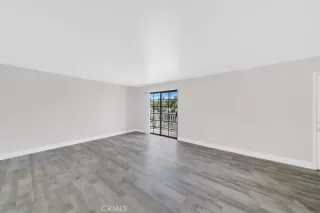 Photo #3: LG23141443 Listing