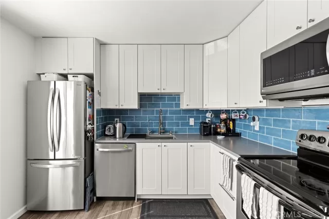 MLS: LG23144543 Condo For Sale