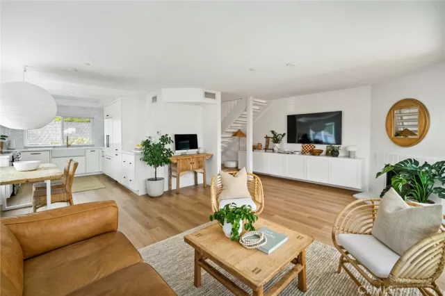 MLS: LG23147847 Condo For Sale