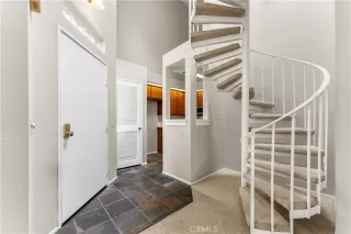 Photo #4: LG23155675 Listing 