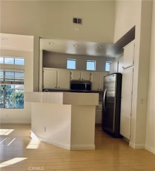 Photo #2: LG23155680 Listing 