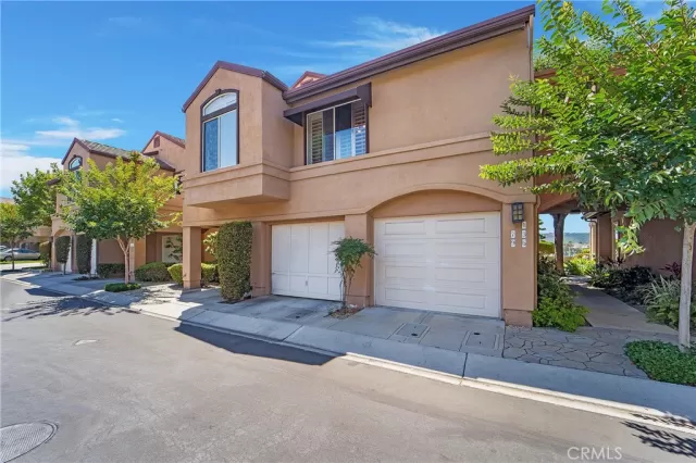 MLS: LG23156500 Condo For Sale