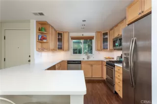 Photo #3: LG23164554 Listing