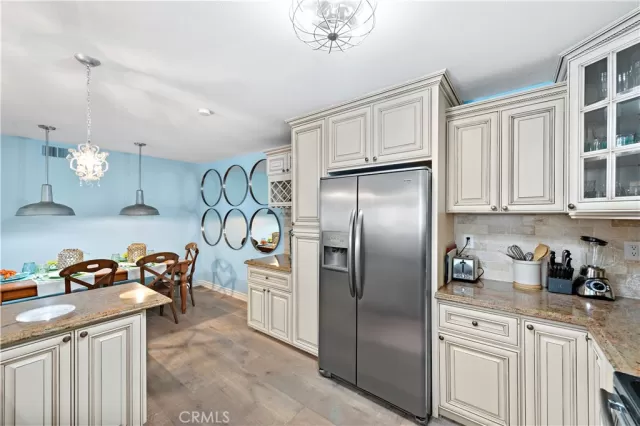 MLS: LG23169452 Condo For Sale