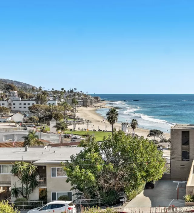 MLS: LG23187492 Condo For Sale