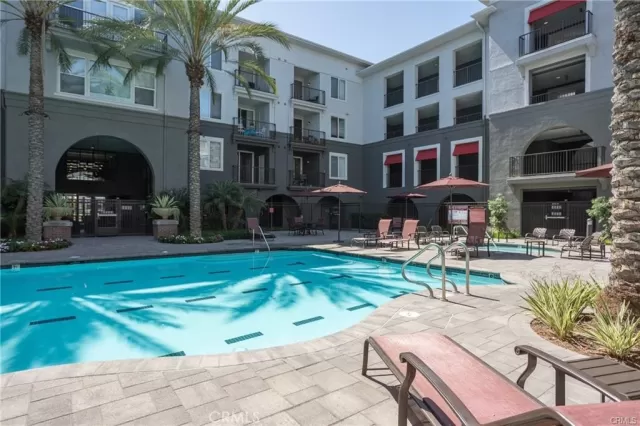 MLS: LG23193581 Condo For Sale