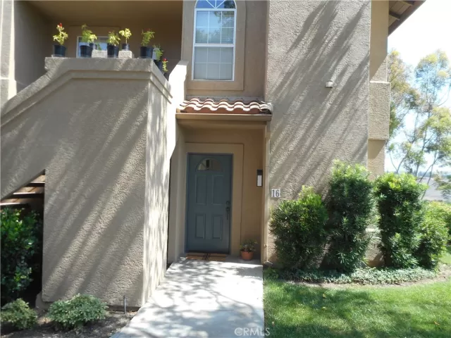 MLS: LG23222957 Condo For Sale