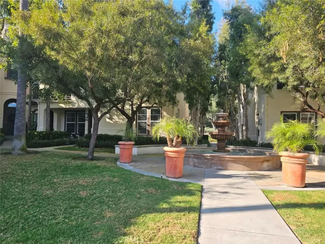 MLS: LG23223533 Condo For Sale