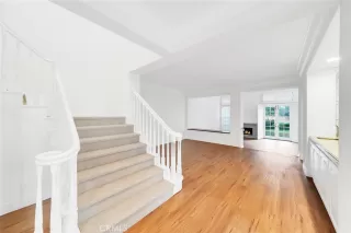 Photo #3: LG24026640 Listing