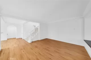 Photo #5: LG24026640 Listing