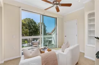 Photo #4: LG24063864 Listing