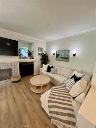 Photo #2: LG24068397 Listing 