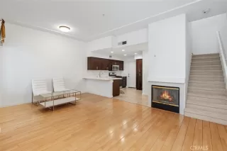 Photo #5: LG24077908 Listing