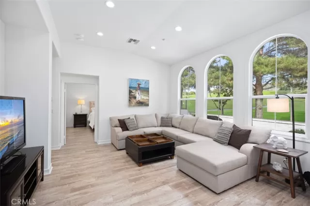 MLS: LG24086187 Condo For Sale