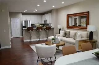 Photo #5: LG24116206 Listing