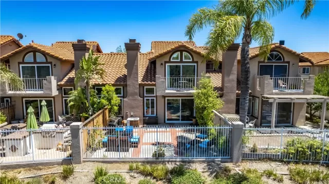 MLS: LG24121840 Condo For Sale