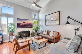 Photo #4: LG24121840 Listing