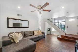 Photo #3: LG24132358 Listing