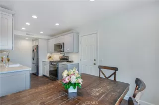 Photo #4: LG24132358 Listing