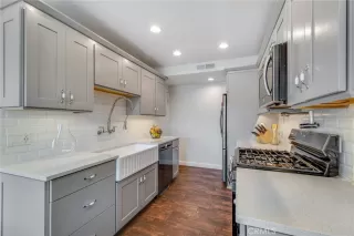 Photo #5: LG24132358 Listing