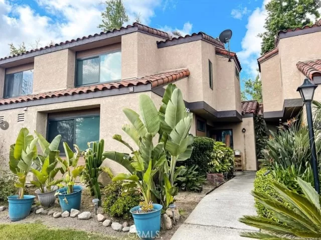 MLS: LG24150202 Condo For Sale