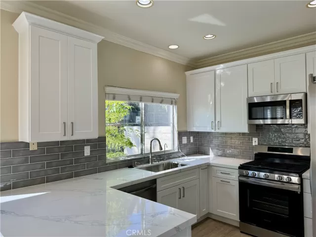 MLS: LG24158354 Condo For Sale