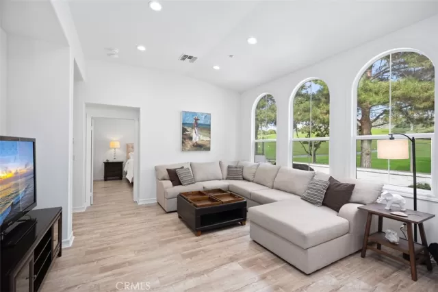 MLS: LG24168544 Condo For Sale