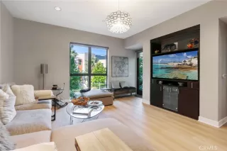 Photo #6: LG24171138 Listing